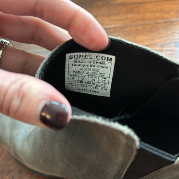 Sorel Boots - Picture 3 of 4